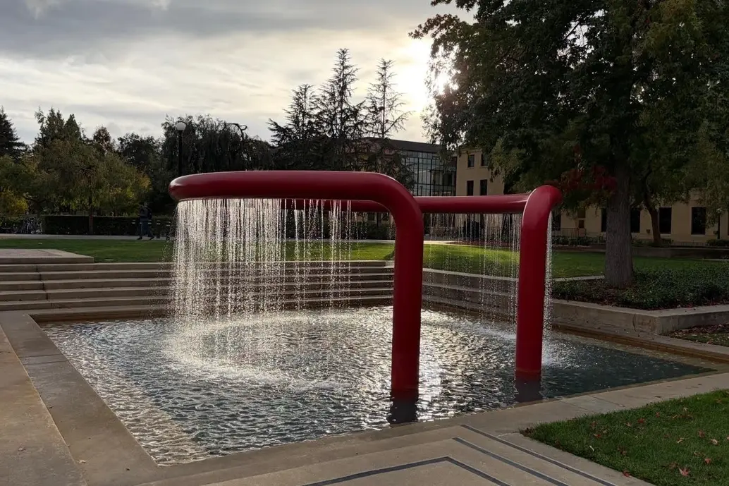Red Hoop fountain